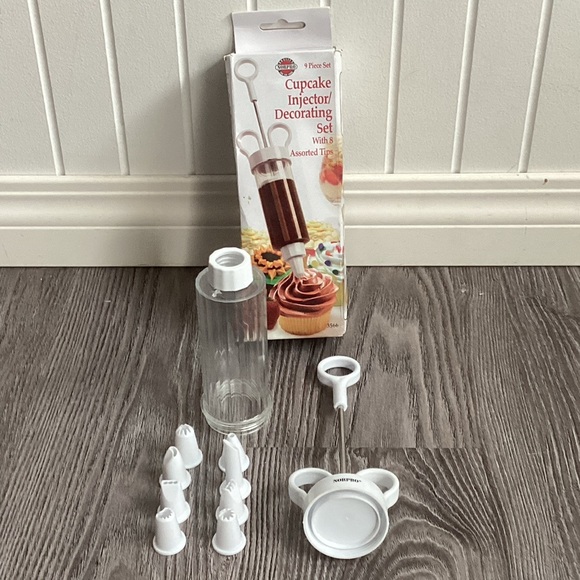 Norpro 3566 9-Piece Cupcake Injector Decorating Set - Picture 2 of 8